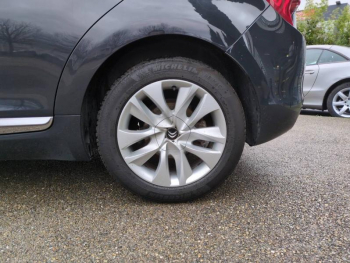 Photo 14 du bon plan CITROEN DS5 1.6 BlueHDi120 Be Chic S&S occasion à 7990 €