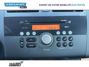 Photo 12 du bon plan SUZUKI Swift 1.6 VVT Sport 3p occasion à 5990 €