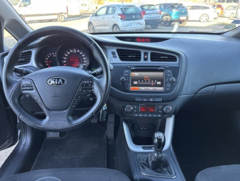 Photo 13 du bon plan KIA Cee'd SW 1.6 CRDi 110ch Business ISG occasion à 10990 €