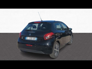 Photo 5 du bon plan PEUGEOT 208 1.2 PureTech 82ch Allure 5p occasion à 6990 €