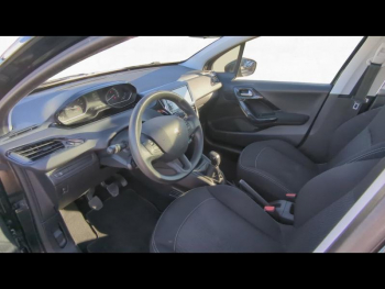 Photo 10 du bon plan PEUGEOT 208 1.2 PureTech 82ch Allure 5p occasion à 6990 €