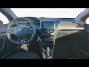 Photo 15 du bon plan PEUGEOT 208 1.2 PureTech 82ch Allure 5p occasion à 6990 €