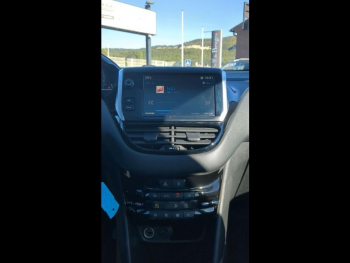 Photo 16 du bon plan PEUGEOT 208 1.2 PureTech 82ch Allure 5p occasion à 6990 €