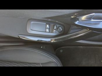 Photo 18 du bon plan PEUGEOT 208 1.2 PureTech 82ch Allure 5p occasion à 6990 €