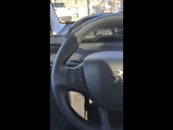 Photo 19 du bon plan PEUGEOT 208 1.2 PureTech 82ch Allure 5p occasion à 6990 €