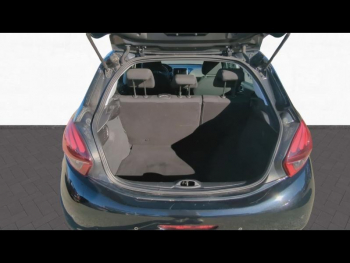 Photo 26 du bon plan PEUGEOT 208 1.2 PureTech 82ch Allure 5p occasion à 6990 €