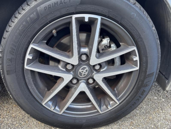 Photo 12 du bon plan TOYOTA Auris HSD 136h Feel! occasion à 13500 €