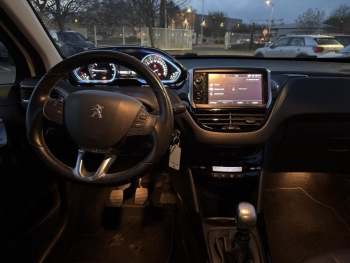 Photo 11 du bon plan PEUGEOT 2008 1.2 PureTech 130ch Allure S&S occasion à 7500 €
