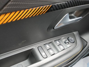 Photo 14 du bon plan PEUGEOT 208 1.2 PureTech 100ch S&S Roadtrip 118g occasion à 14000 €