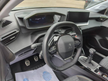 Photo 15 du bon plan PEUGEOT 208 1.2 PureTech 100ch S&S Roadtrip 118g occasion à 14000 €