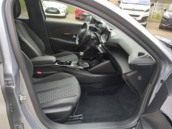 Photo 17 du bon plan PEUGEOT 208 1.2 PureTech 100ch S&S Roadtrip 118g occasion à 14000 €