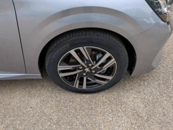 Photo 22 du bon plan PEUGEOT 208 1.2 PureTech 100ch S&S Roadtrip 118g occasion à 14000 €