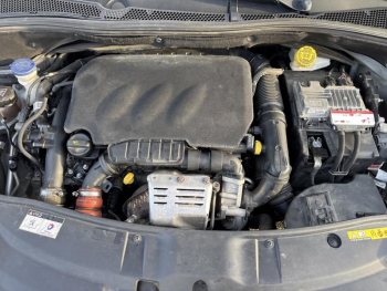 Photo 11 du bon plan PEUGEOT 2008 1.2 PureTech 110ch FÃ©line Titane S&S occasion à 5990 €