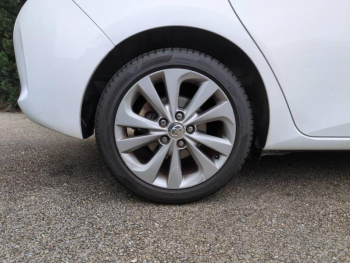 Photo 8 du bon plan TOYOTA Auris HSD 136h Millenium 17 5p occasion à 8990 €