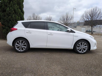 Photo 10 du bon plan TOYOTA Auris HSD 136h Millenium 17 5p occasion à 8990 €