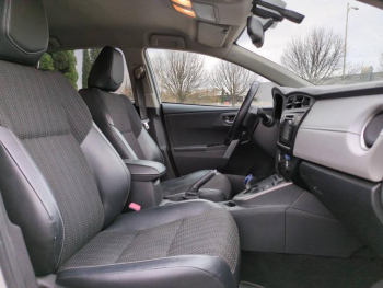 Photo 11 du bon plan TOYOTA Auris HSD 136h Millenium 17 5p occasion à 8990 €