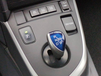 Photo 18 du bon plan TOYOTA Auris HSD 136h Millenium 17 5p occasion à 8990 €