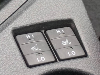 Photo 19 du bon plan TOYOTA Auris HSD 136h Millenium 17 5p occasion à 8990 €