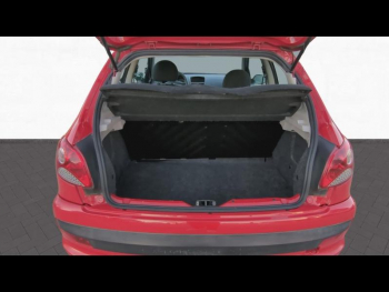 Photo 10 du bon plan PEUGEOT 206 + 1.4 HDi Trendy 3p occasion à 4990 €