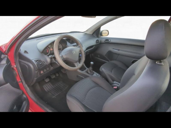 Photo 11 du bon plan PEUGEOT 206 + 1.4 HDi Trendy 3p occasion à 4990 €