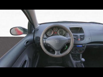 Photo 13 du bon plan PEUGEOT 206 + 1.4 HDi Trendy 3p occasion à 4990 €