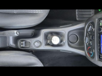 Photo 19 du bon plan PEUGEOT 206 + 1.4 HDi Trendy 3p occasion à 4990 €