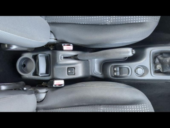 Photo 22 du bon plan PEUGEOT 206 + 1.4 HDi Trendy 3p occasion à 4990 €