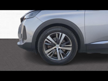 Photo 9 du bon plan PEUGEOT 3008 HYBRID 225ch Allure e-EAT8 occasion à 19900 €