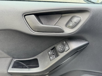 Photo 13 du bon plan FORD Fiesta 1.1 75ch Cool & Connect 5p occasion à 12300 €