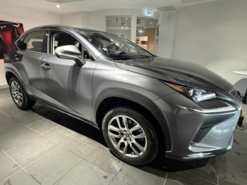 Photo 4 du bon plan LEXUS NX 300h 2WD Pack Business Euro6d-T occasion à 26490 €