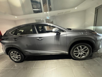 Photo 5 du bon plan LEXUS NX 300h 2WD Pack Business Euro6d-T occasion à 26490 €