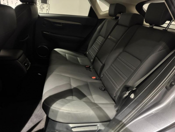 Photo 14 du bon plan LEXUS NX 300h 2WD Pack Business Euro6d-T occasion à 26490 €