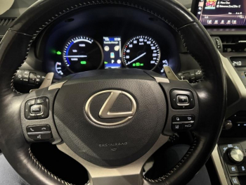 Photo 26 du bon plan LEXUS NX 300h 2WD Pack Business Euro6d-T occasion à 26490 €