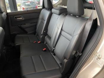 Photo 6 du bon plan NISSAN X-Trail e-4orce 213ch Tekna 7 places occasion à 36490 €