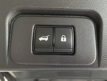 Photo 13 du bon plan NISSAN X-Trail e-4orce 213ch Tekna 7 places occasion à 36490 €