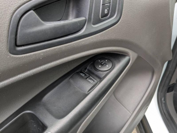 Photo 17 du bon plan FORD Transit Connect VUL L1 1.5 EcoBlue 100ch Trend Business occasion à 11990 €