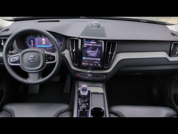 Photo 7 du bon plan VOLVO XC60 T6 Hybride Rechargeable 350ch Ultra Style Dark Geartronic 8 AWD occasion à 59990 €