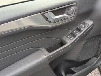 Photo 12 du bon plan FORD Kuga 2.5 Duratec 190ch FHEV E85 Titanium BVA occasion à 24990 €