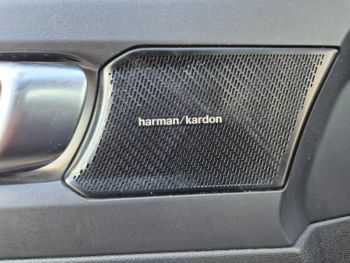 Photo 9 du bon plan VOLVO XC40 T3 163ch Business occasion à 21990 €