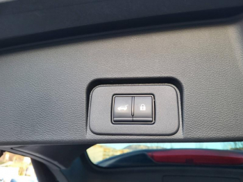 Photo 23 du bon plan NISSAN X-Trail e-4orce 213ch Tekna 7 places occasion à 35990 €