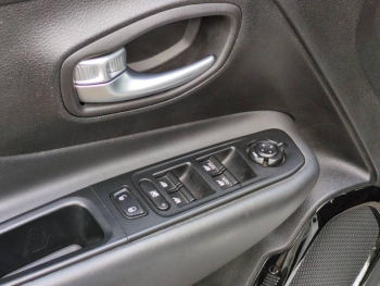 Photo 20 du bon plan JEEP Renegade 1.6 MultiJet S&S 120ch Brooklyn Edition occasion à 11990 €