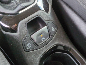 Photo 25 du bon plan JEEP Renegade 1.6 MultiJet S&S 120ch Brooklyn Edition occasion à 11990 €