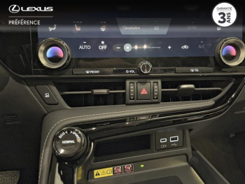 Photo 11 du bon plan LEXUS NX 450h+ Luxe 4WD occasion à 52990 €