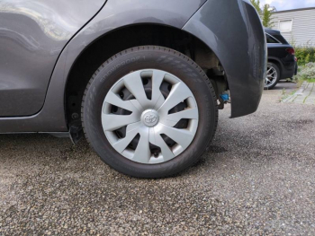 Photo 8 du bon plan TOYOTA Yaris HSD 100h Dynamic 5p occasion à 11800 €