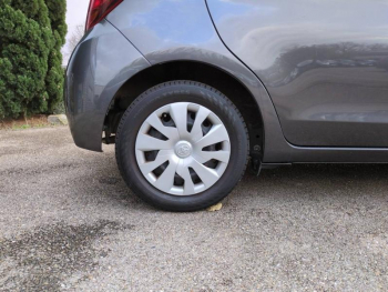 Photo 9 du bon plan TOYOTA Yaris HSD 100h Dynamic 5p occasion à 11800 €