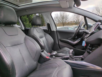 Photo 17 du bon plan PEUGEOT 2008 1.2 PureTech 110ch FÃ©line Titane S&S occasion à 5990 €