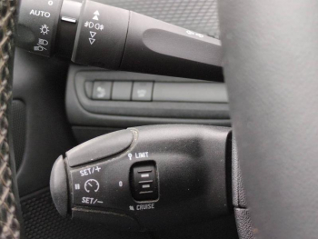 Photo 25 du bon plan PEUGEOT 2008 1.2 PureTech 110ch FÃ©line Titane S&S occasion à 5990 €