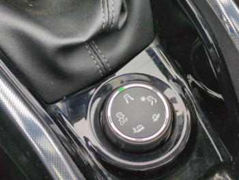 Photo 27 du bon plan PEUGEOT 2008 1.2 PureTech 110ch FÃ©line Titane S&S occasion à 5990 €