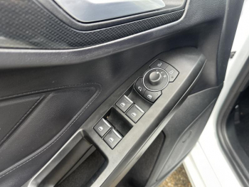 Photo 18 du bon plan FORD Focus 1.0 Flexifuel mHEV 125ch ST-Line X occasion à 21990 €