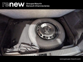 Photo 13 du bon plan RENAULT Captur 1.6 E-Tech hybride 145ch RS Line -21 occasion à 21990 €